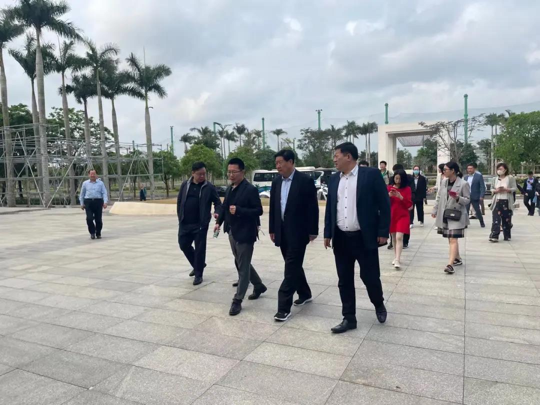 中外企业家联盟主席滕和显陪同李子彬会长到海南自由贸易港生态软件园参观考察