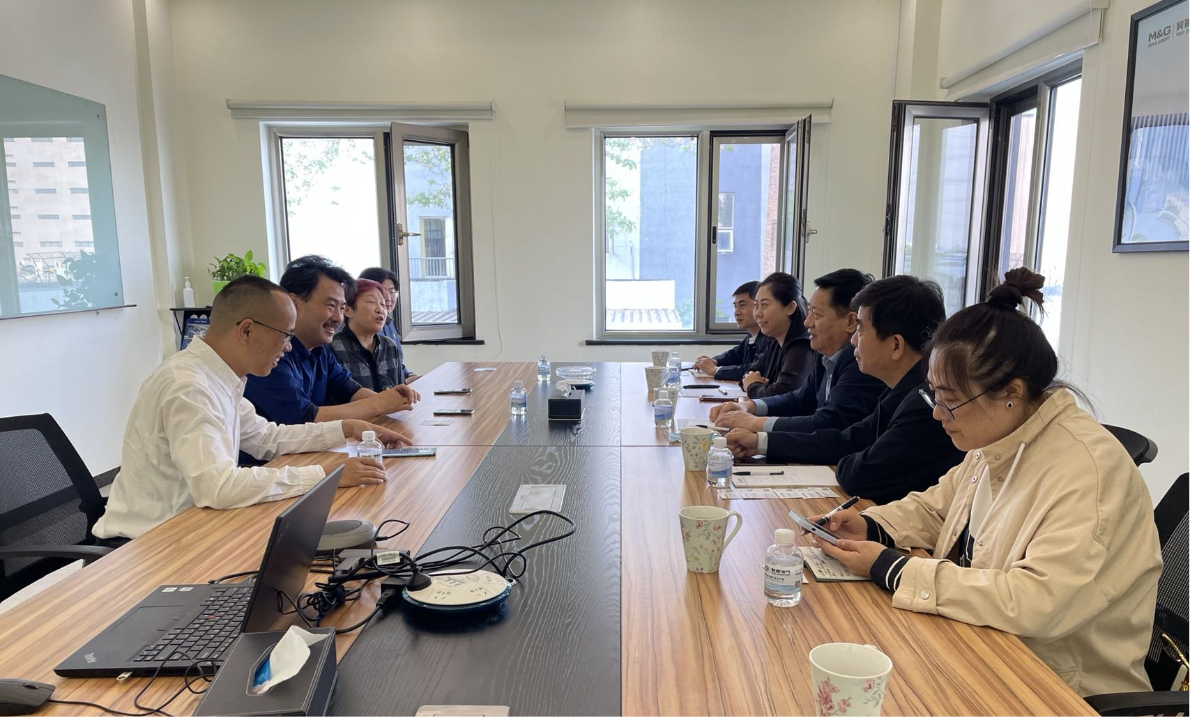 中国中小企业协会中外企业家分会领导一行赴北京突破电气考察交流