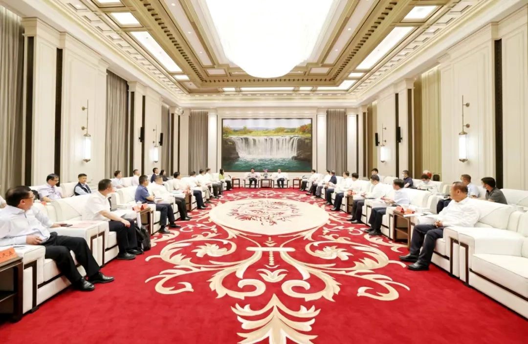 中国中小企业协会中外企业家分会领导率团赴黑龙江考察
